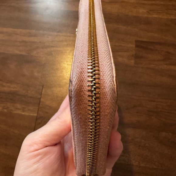 Gucci Pink Leather Long Zippy Wallet with Box, Cards and Dustbag - Picture 10 of 14